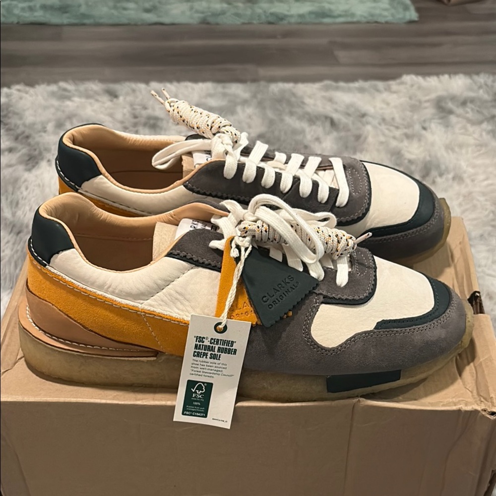 Clarks Gray and White Sneakers Retro-Inspired Design